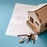 contrato y llaves de un inmueble